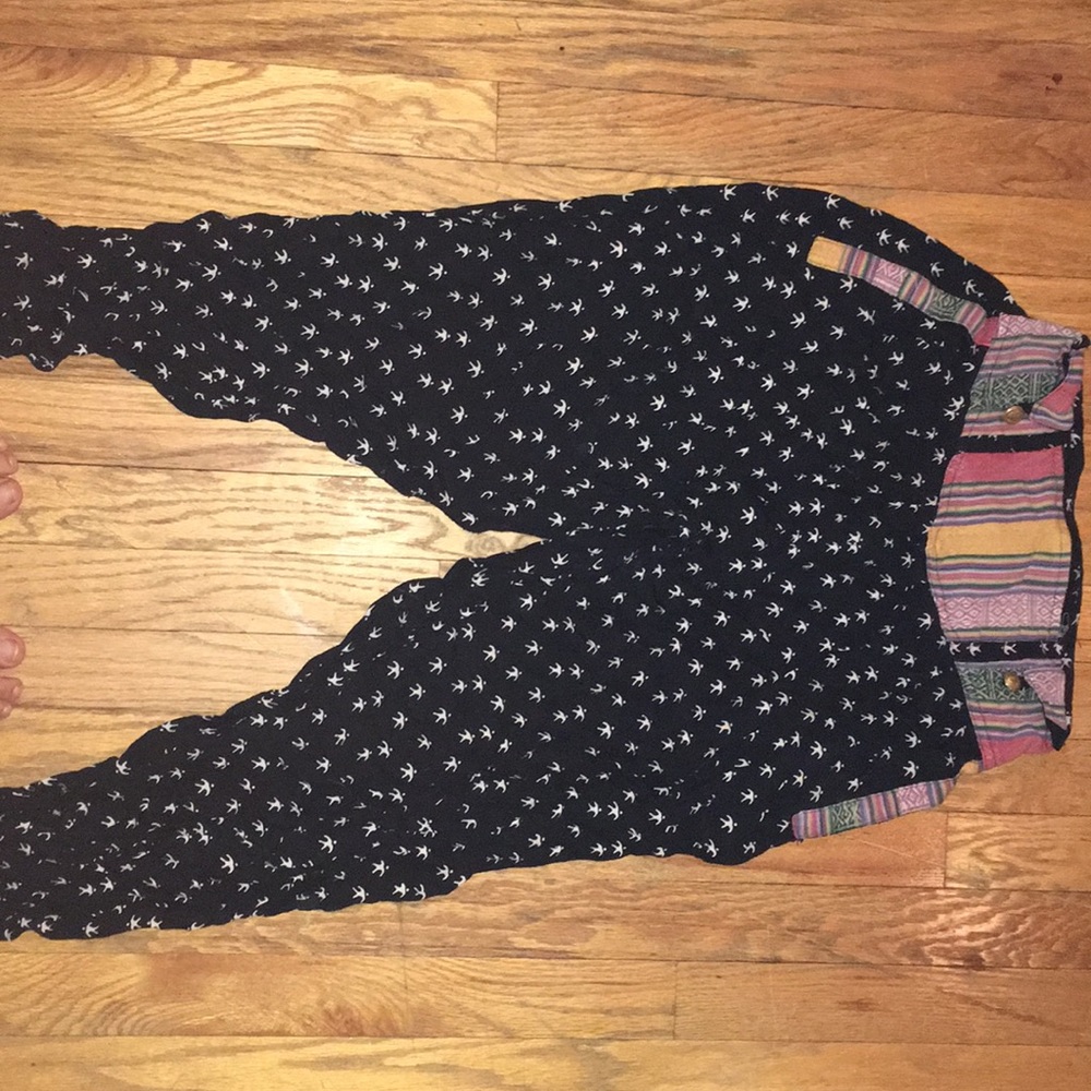 Harem pants with zipper pouch